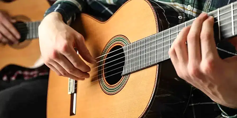 klasik gitar her yaştan kişinin öğrenebileceği bir çalgıdır.