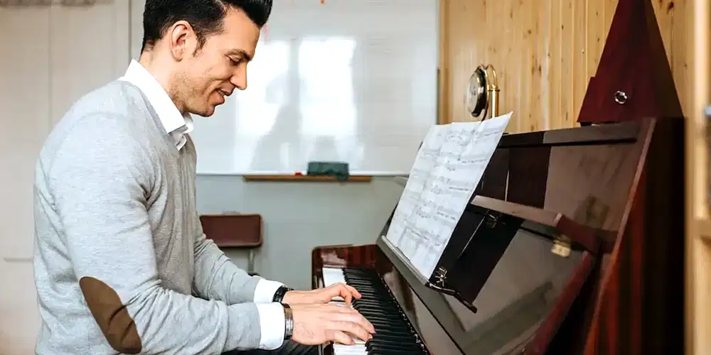 maltepe piyano kursu olan okyanus sanatta piyano çalmayı öğrenin.