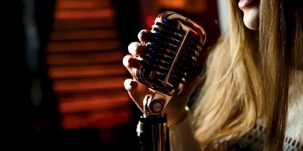 şan dersi şarkı söylemenin ilk adımıdır.