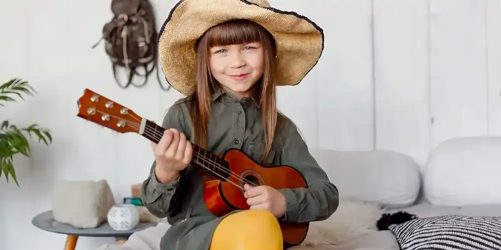 ukulele her yaştan kişinin öğrenebileceği küçük bir çalgıdır.