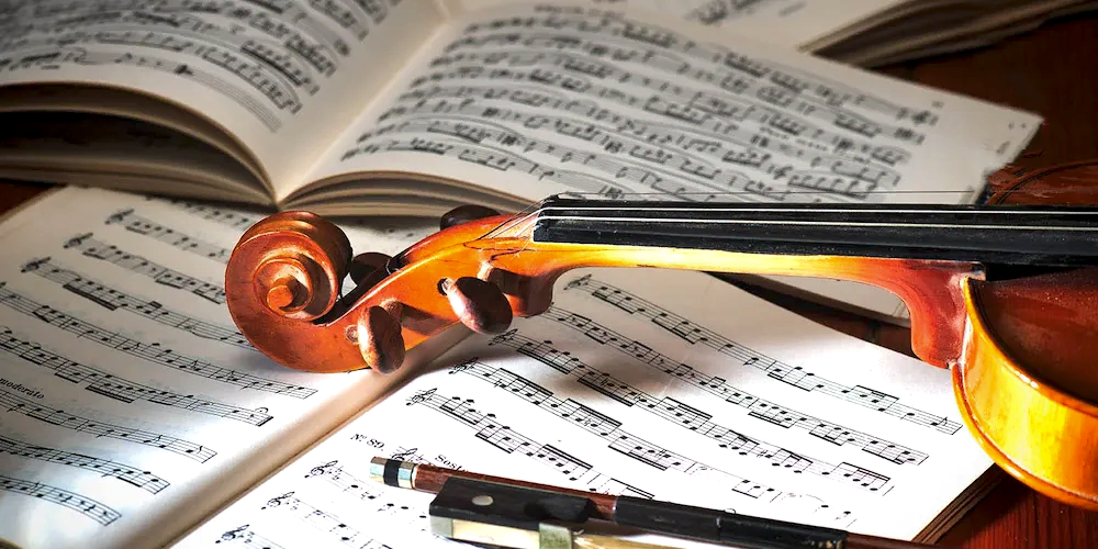 Konservatuvara giriş sınavlarında adayların ses kullanımı, ritim, kulak eğitimi ve müzikal algısı büyük önem taşır.