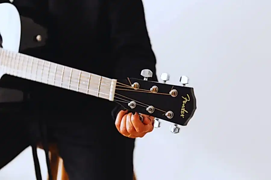 Akort, bir müzik aletinin seslerinin belirli bir referansa göre ayarlanmasıdır.